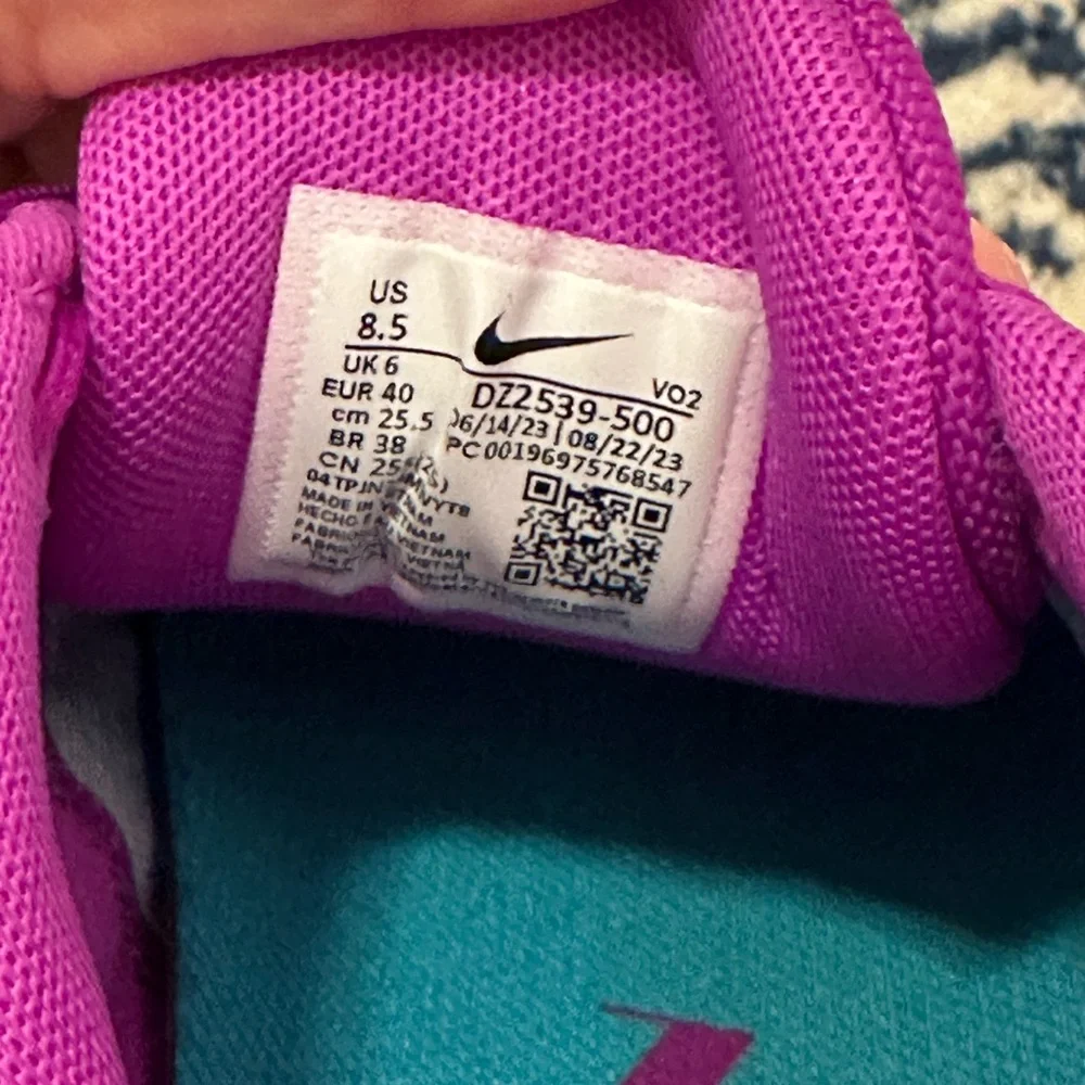 Women's Nike Metcon 9 AMP Women’s Workout‎ Shoes in Hyper Violet